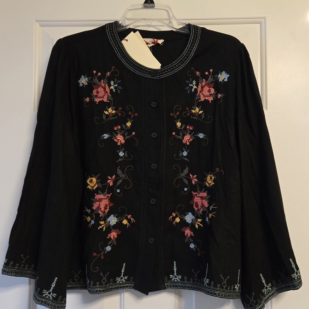 NWT Embroidered Black Women's Top XL